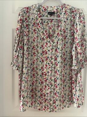 JNY Floral Button-Front Blouse in Cream with Pink Floral Print